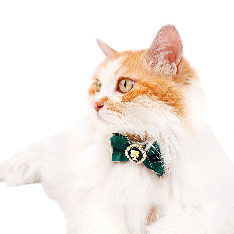 Retro Court-style Cat Collar Bowtie