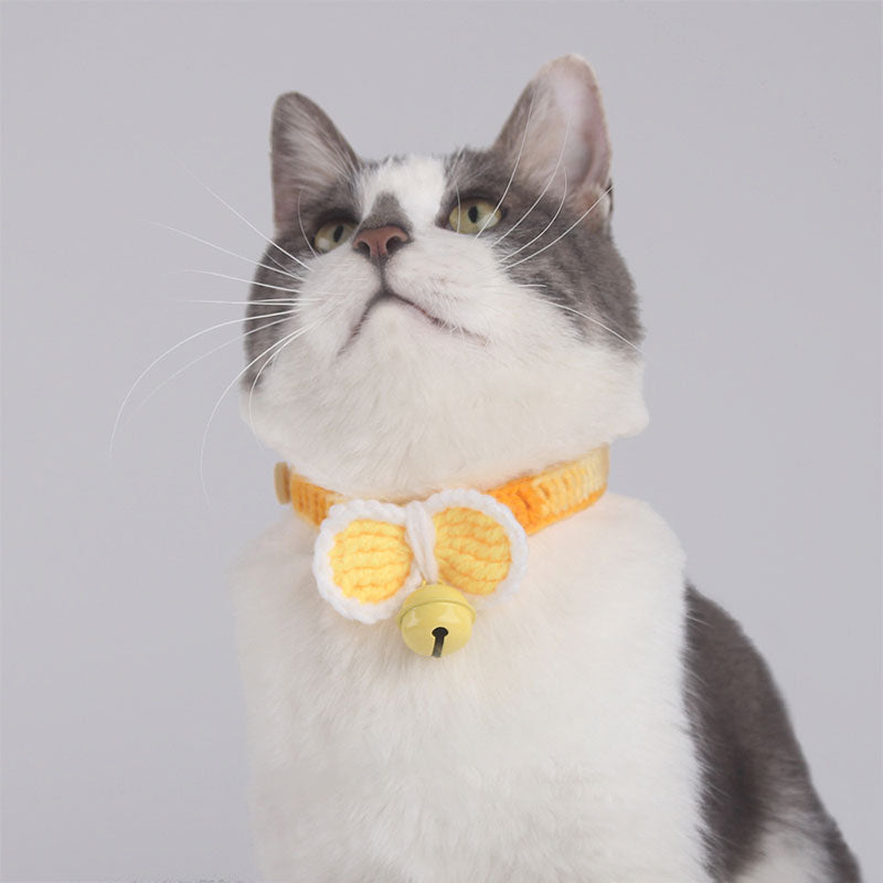 Button-adjusted adventure crochet collar